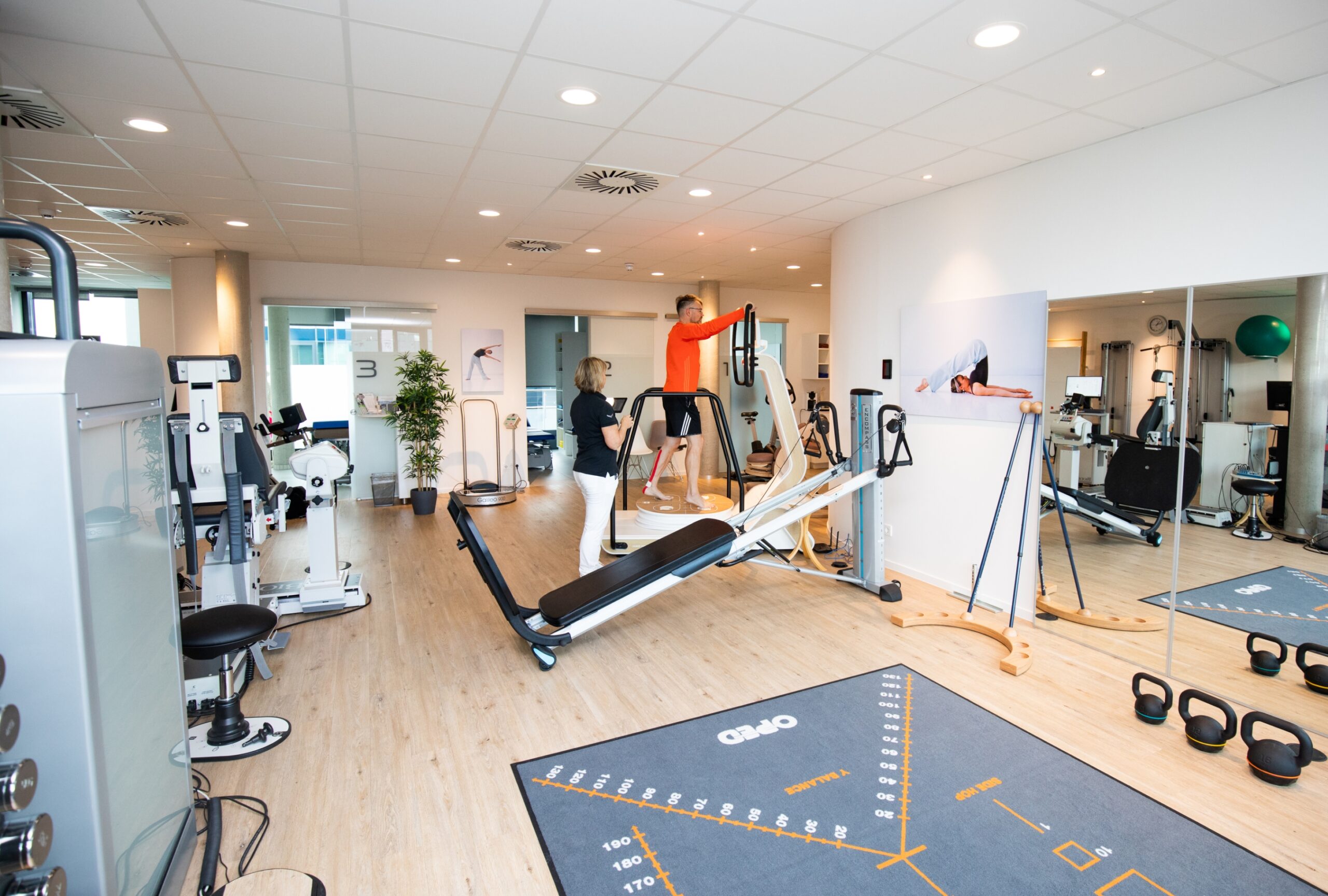breitenbacher_praevention_EMS_personal_training Bestehende Beschwerden bei unseren Orthopäden nahe Stuttgart behandeln lassen.