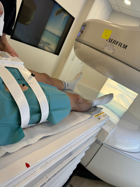 Mit dem MRT führen wir in unserem MVZ nahe Stuttgart hochpräzise Injektionen z. B. für die PRT durch.