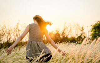 Woman 4405820 1920